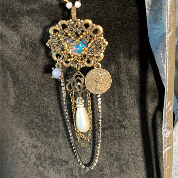 Vintage style Necklace by Venusian Concepts - Picture 2 of 7